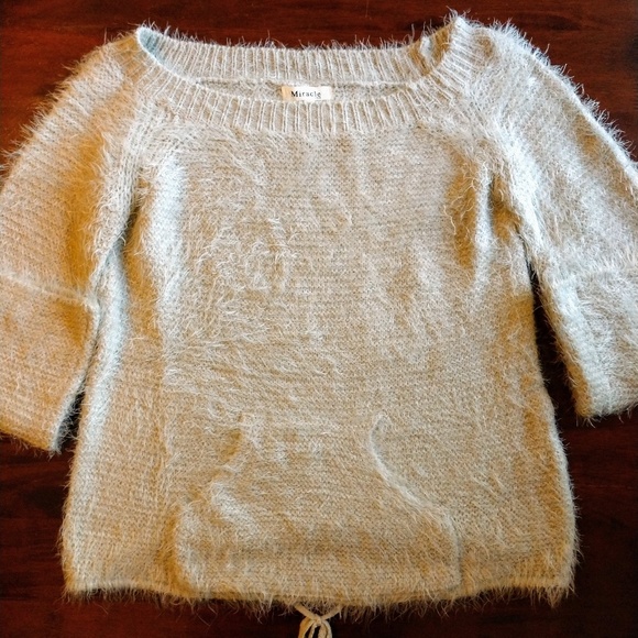 Miracle Sweater, can be worn off the shoulder. - Picture 1 of 6